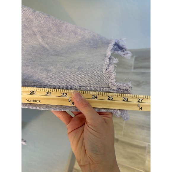 We The Free Maggie Cropped Jeans‎ Frayed Hem Acid Wash Purple Denim Size 28 - Picture 5 of 9